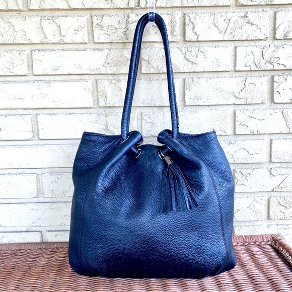 Michael Kors Black Pebble Leather Cinch Tote Bucket Shoulder Bag Tassel Hobo - Picture 1 of 12